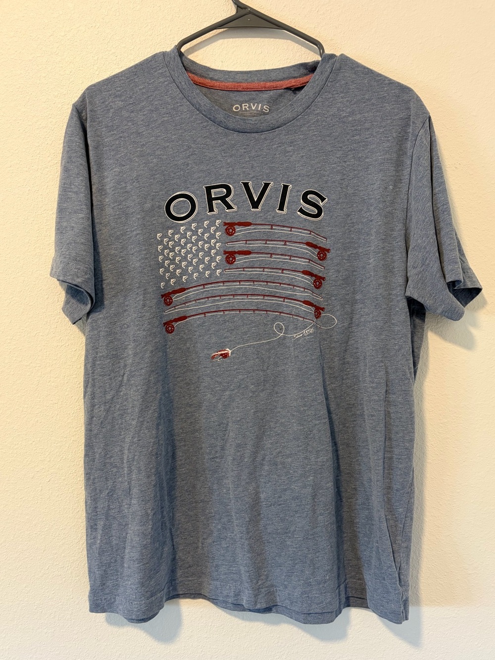 Orvis Classic Collection Men’s Large Blue Fly Fishing Flag Graphic T-Shirt